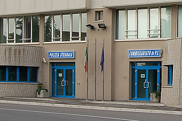 Commissariato Polizia. Dettaglio ingersso