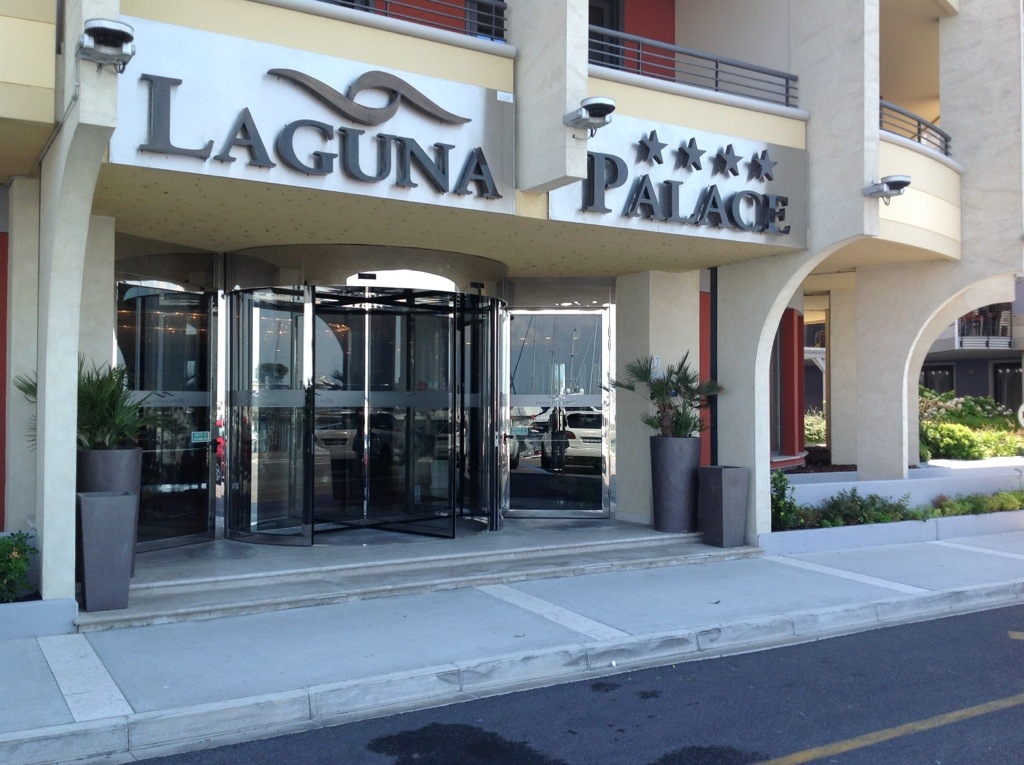 Laguna Palace Hotel